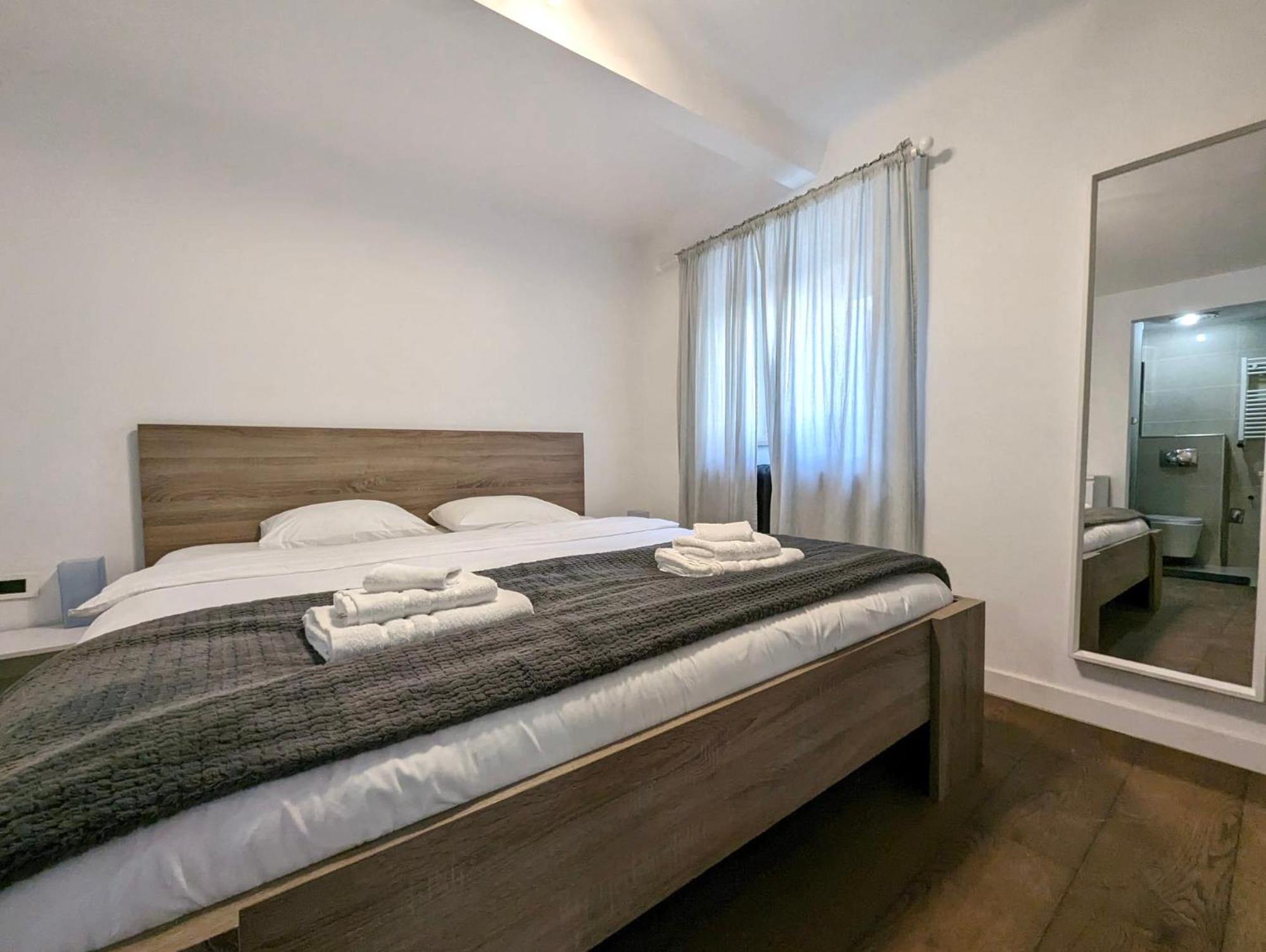 Fantabulous Downtown Abode W King Bed, 65" Tv, Washer And Tumble Dryer Zagreb Extérieur photo