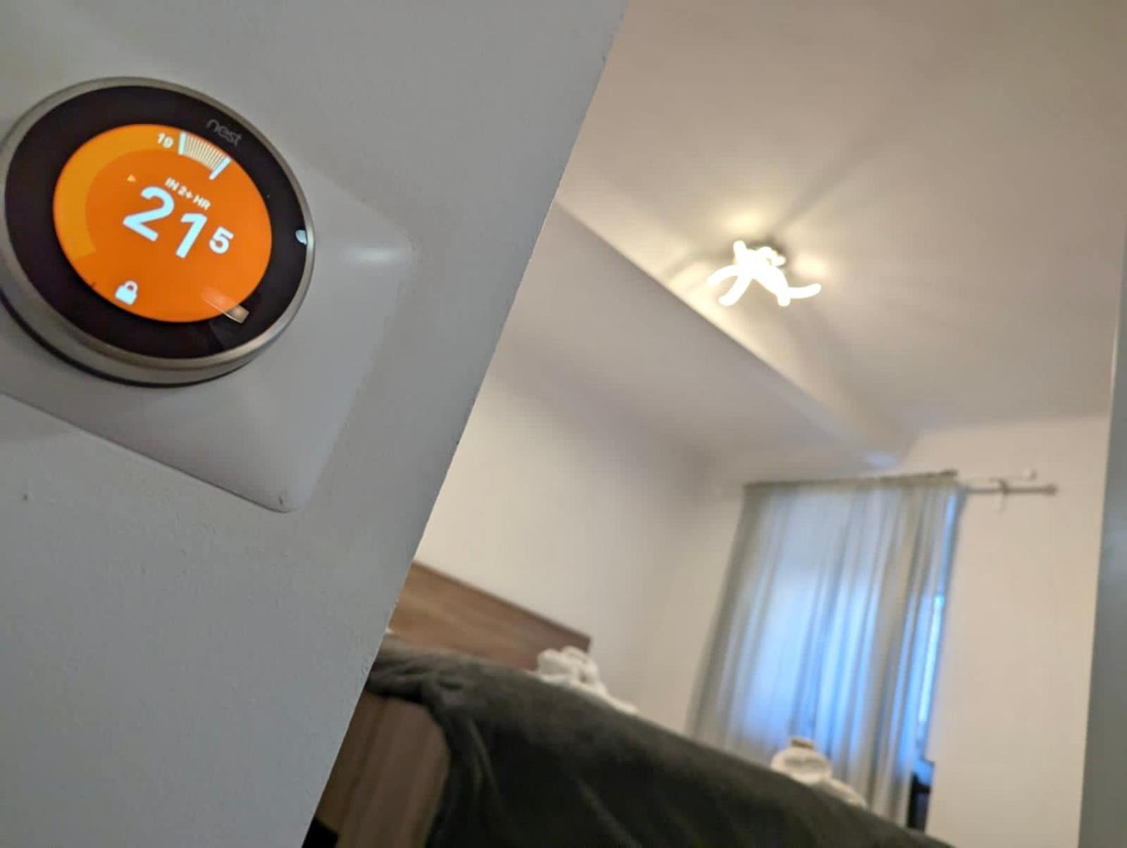 Fantabulous Downtown Abode W King Bed, 65" Tv, Washer And Tumble Dryer Zagreb Extérieur photo